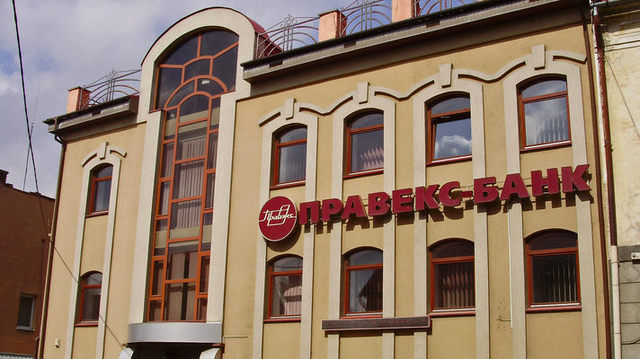   Intesa Sanpaolo    -.