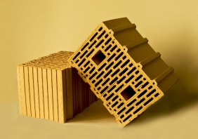 Чешский экспортный банк пытается отсудить у Украины 15 млн евро