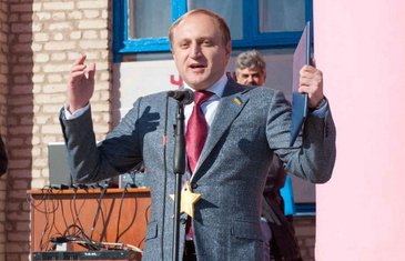 Як Артем Пшонка “з асфальту їсть”