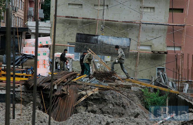 В центре Киева местные жители перекрыли дорогу