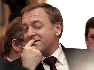 Лавринович "отгрохал" себе здание за 68 миллионов