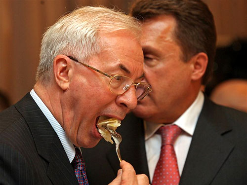 За один ужин в ресторане Азаров заплатил больше 1000 долларов