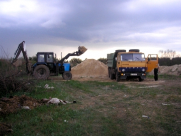 В Запорожской области завод стройматериалов незаконно выкопал карьеры для добычи песка