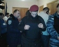 Подносящие патроны режиму. Кто вооружает «Беркут»