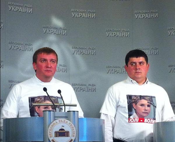 В уряді Яценюка його однокурсник та брат