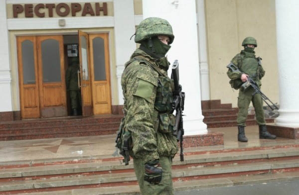 Новая власть «сливает» Крым России