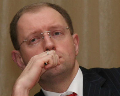 Яценюк: Росія запевнила, що рішення про введення військ в Україну немає