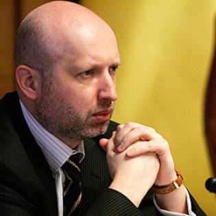 Турчинов призначив 17 нових керівників областей