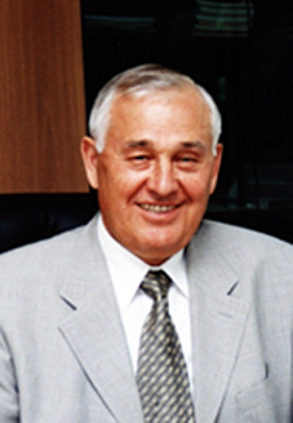 Злочинні оборудки Пака или “НЕУТОМИМЫЙ КООПЕРАТОР” ПАК