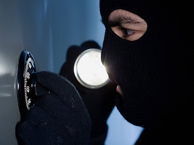 Грабителей Укрбизнесбанка отпустили на свободу за "заслуги" перед Майданом