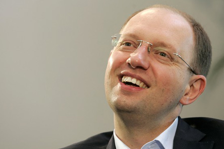 Що передбачає "антикризовий пакет" Яценюка