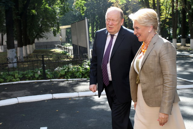 Ректор медуніверситету купував Богатирьовій букети за 29 тисяч гривень