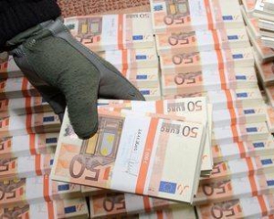 Эксперты: в списке банков, которые отмывали деньги, "Платинум Банк" и "Финбанк"