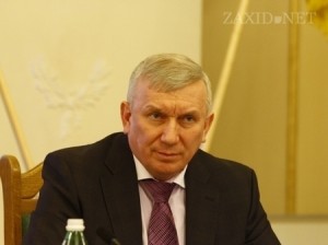 Міністерський міліціонер Пісний вимагає від журналістів 100 тисяч