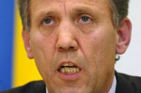 "Підрахуй" Ківалов знову хоче крутити судами