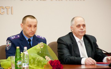 Начальник міліції, який закликав дружити з пресою, залякує черкаські ЗМІ судовими позовами