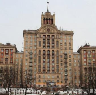 Чиновников с Крещатика планируют переселить на завод "Арсенал"