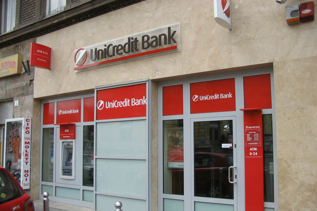   UniCredit    