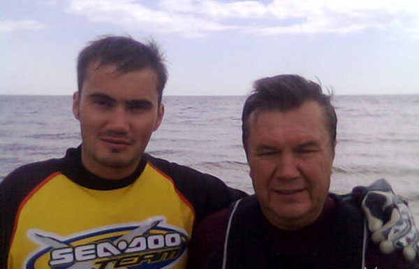 Рабы Януковича. Обслуга беглого диктатора состояла из 167 душ