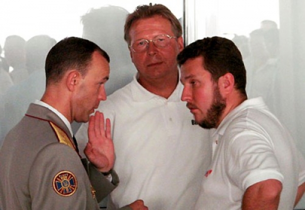 Корупційні схеми, за якими «стирчать вуха» Антона Яценка