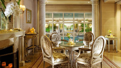 VIP-отдых семьи Хоменко: как проводит отпуск супруга замминистра доходов и сборов