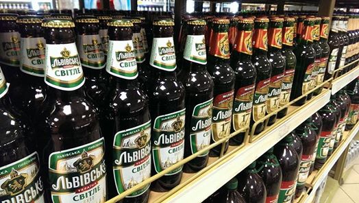 «Carlsberg Group» спокойно продает пиво «Львовское» в крымских супермаркетах
