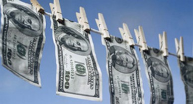 Печерские чиновники переводят бюджетные деньги в «конверты»