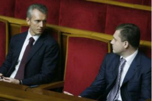 Левочкин и Хорошковский собирают под себя депутатов