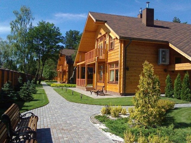 На Волині знайшли розкішні маєтки Симоненка і Калетника