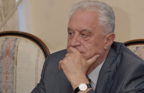 Коммунист Леонид Грач получил российский паспорт