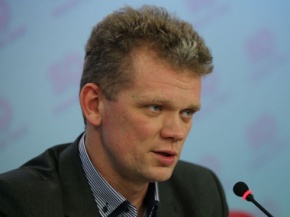 Бравый свободовец и министр Игорь Швайка бросил родную дочь без инсулина