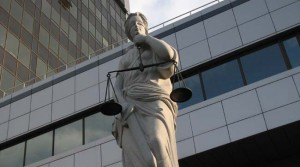 Бывший председатель суда устроил ДТП и размахивал пачкой долларов