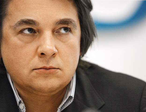 Дорогой Костя Эрнст.Все ли у тебя хорошо с головой?