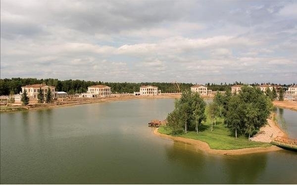 Шуфрич переехал к Азарову в Подмосковье