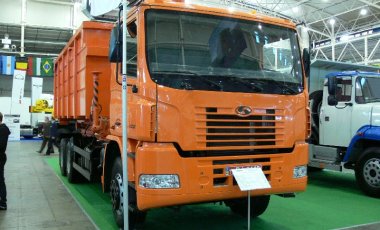 Суд постановив продати акції «АвтоКрАЗу» Жеваго за борги перед «Ощадбанком»