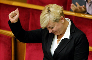 Як Нацбанк розгойдав курс долара