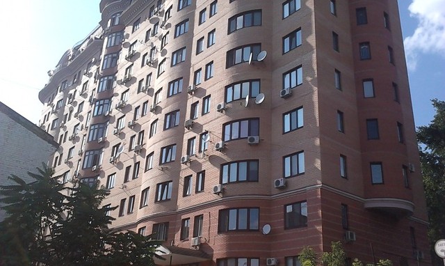 Булатов обзавелся квартирой в элитном доме на Жилянской