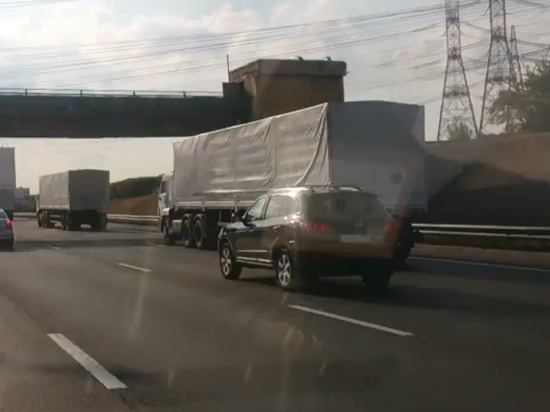 «Гуманитарный конвой» разместился в 20 км от границы, контролируемой боевиками. ФОТО