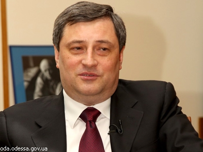 Дочь экс-губернатора Одесской области Эдуарда Матвийчука загорает во Франции топлесс