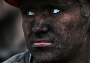 Вугілля з шахт Ахметова терористи вивозять до Росії