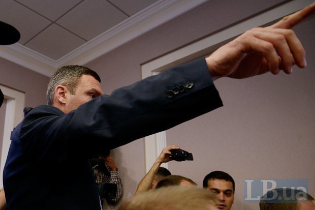 На заседании Киеврады депутат-"радикал" пытался побить Кличко