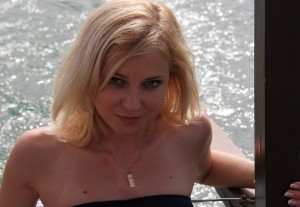 Красавица-крымский прокурор оказалась втянута в религиозный скандал