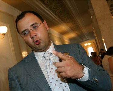 Святаш стал сам себе кредитором