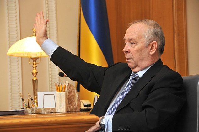 Владимир Рыбак продвигает своих родственников в КГГА