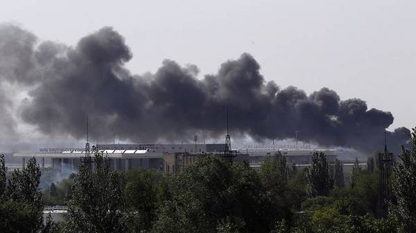 Украинские военные отразили штурм боевиками международного аэропорта в Донецке