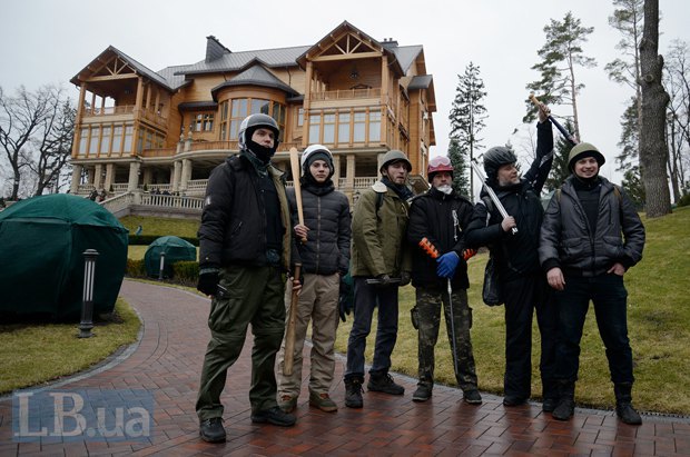 Welcome to Межигорье: куда идут миллионы, собранные за экскурсии?