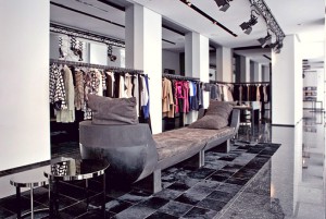 Киевский магазин The Icon закрывают из-за торговли подделками и приема валюты