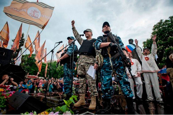 Боевики в Стаханове отреклись от ЛНР и занялись рэкетом "для наполнения бюджета"