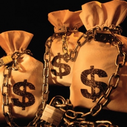 В Киеве закончились доллары: купить валюту просто нереально