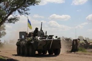 Террористы в зоне АТО подбили украинский БТР, погибли семь военных